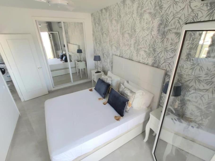 Lux. Frontbeach-Terrace. 5 Pools.Tv. 2 A.C.Netflix Benalmádena Zewnętrze zdjęcie