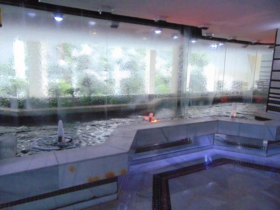 Lux. Frontbeach-Terrace. 5 Pools.Tv. 2 A.C.Netflix Benalmádena Zewnętrze zdjęcie